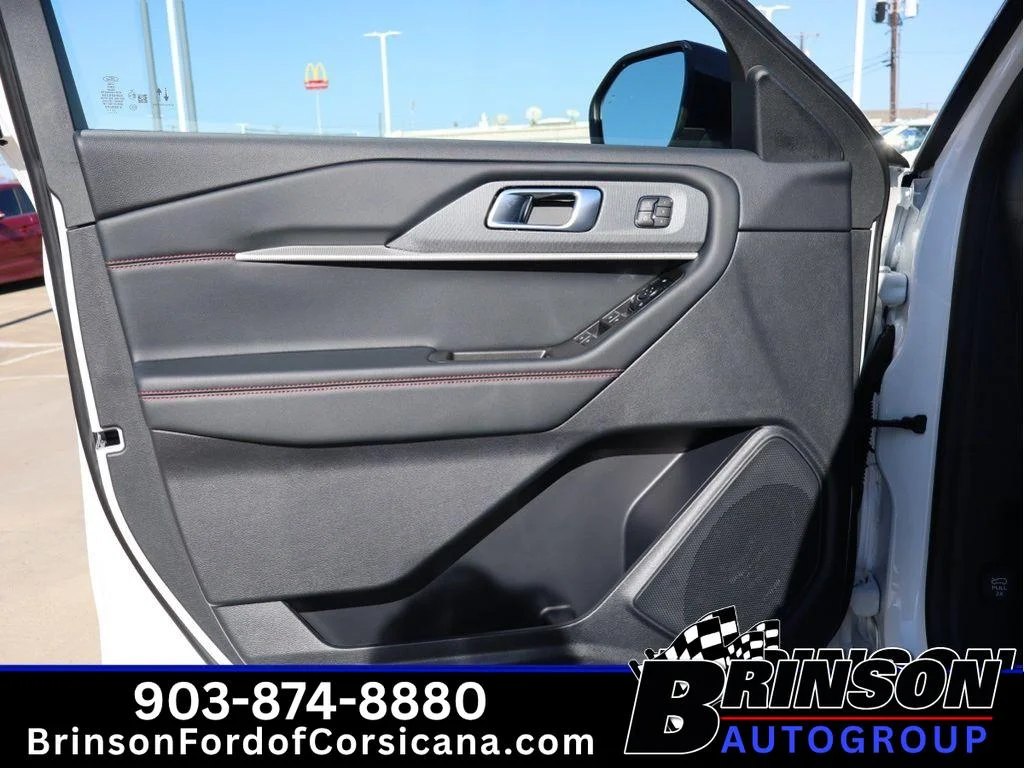 New 2026 Star White Metallic Tri-Coat Ford ST-Line image 11