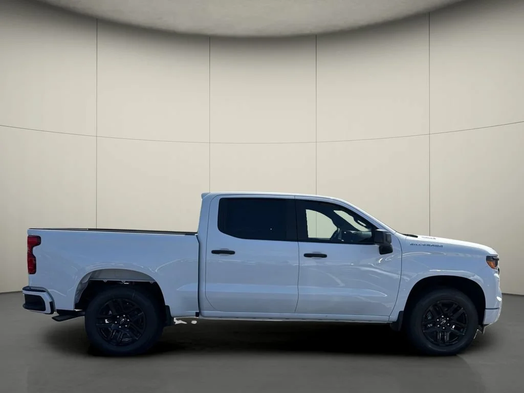 New 2026 Summit White Chevrolet Custom image 8
