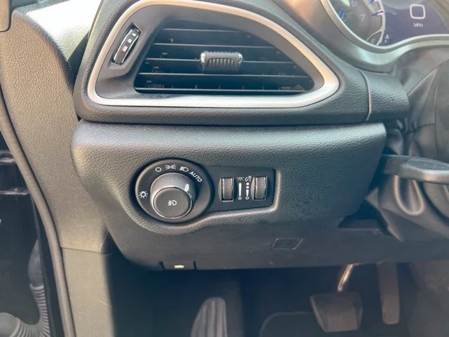 Certified Used 2025 Black Chrysler Select image 15