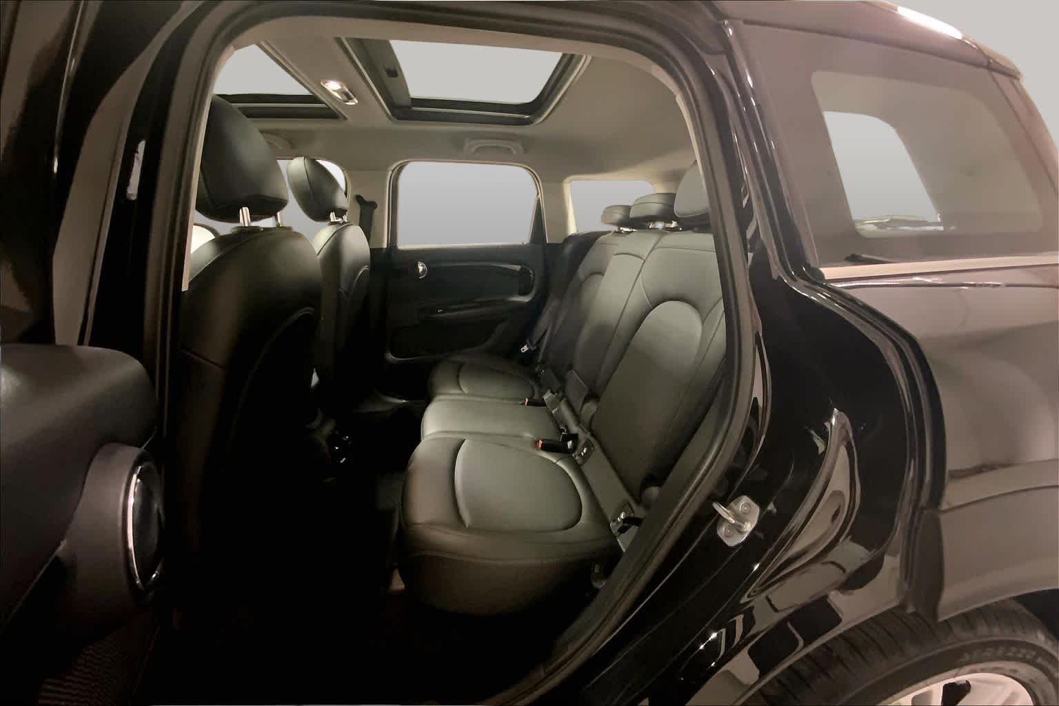 Used 2019 Midnight Black Metallic MINI Cooper image 20