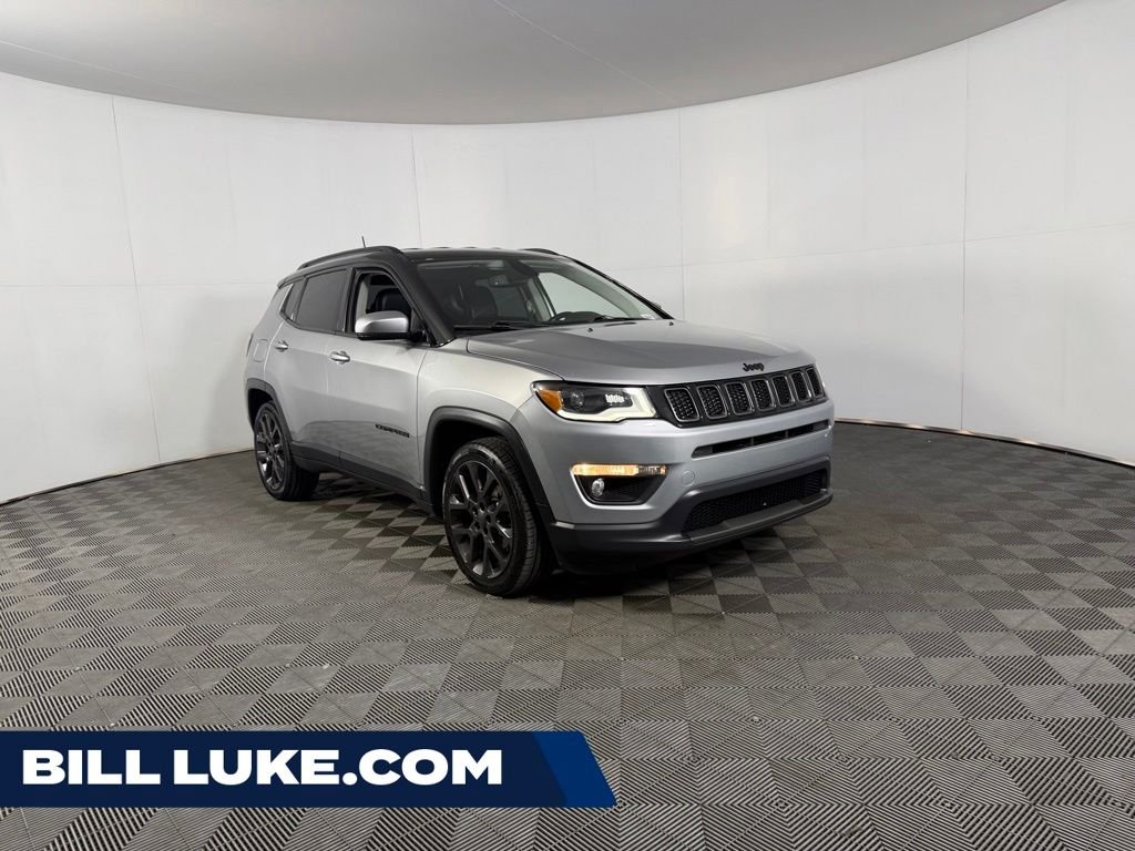 Used 2019 Silver Jeep Limited image 1