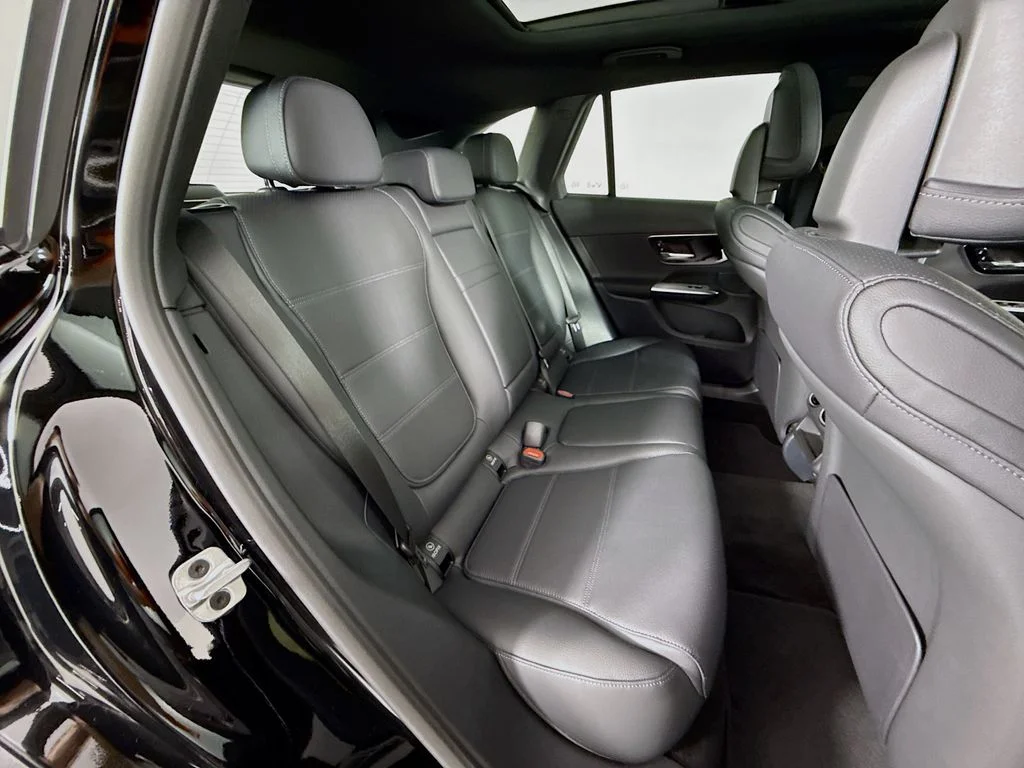 Used 2026 Black Mercedes-Benz GLC 300 image 27