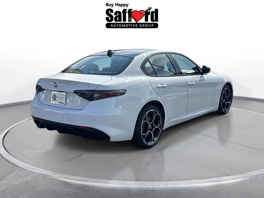 2026 Alfa Romeo Giulia Base - Photo 9