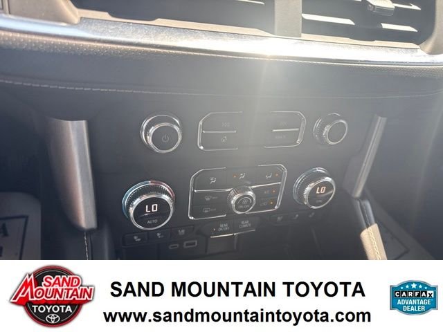 Used 2023 White GMC SLT image 23