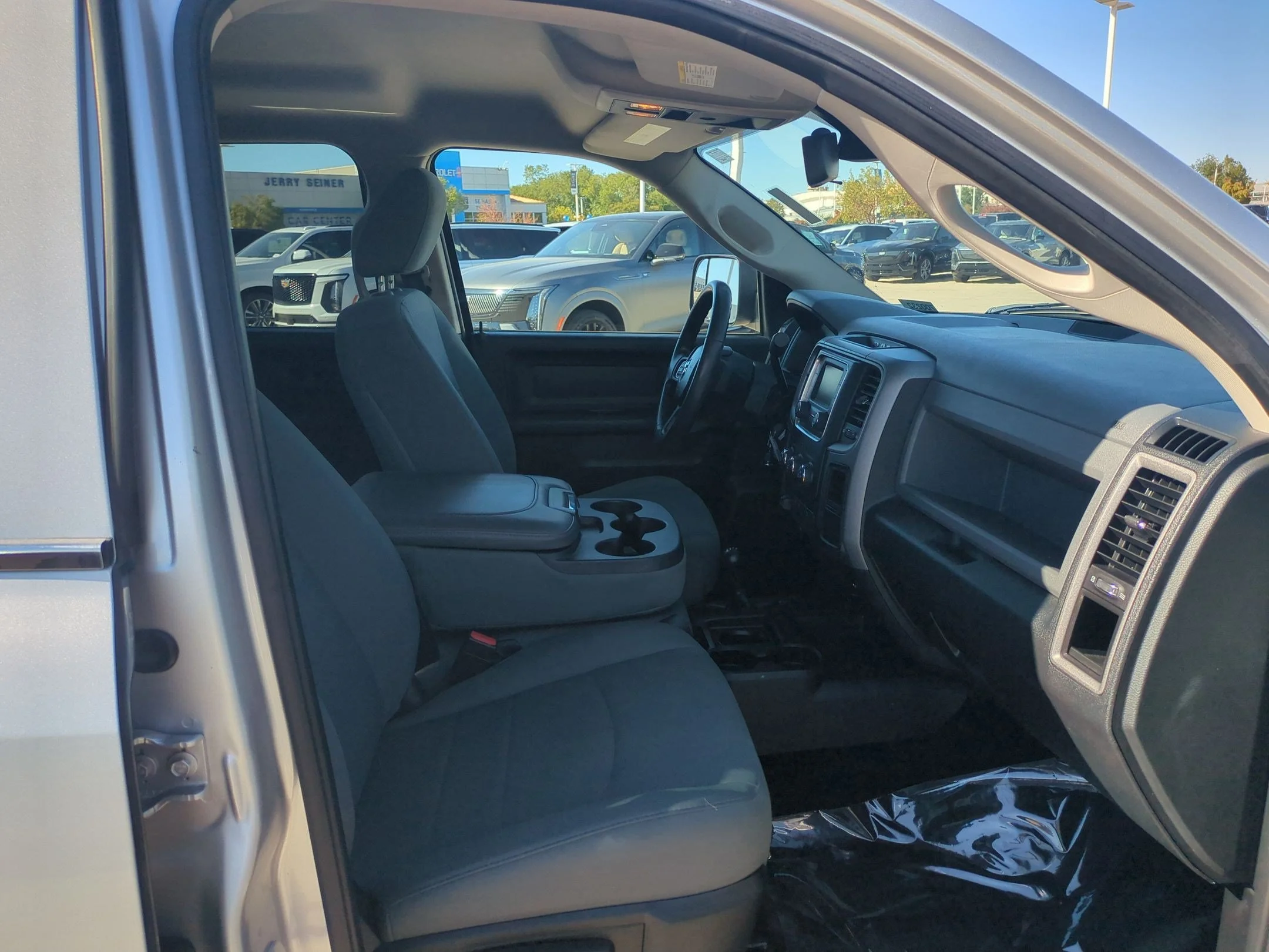 2015 RAM Ram 2500 Pickup Tradesman - Photo 28