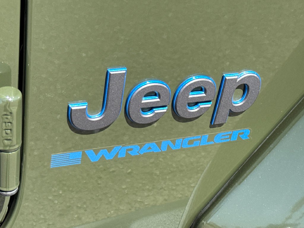 Used 2024 Green Clearcoat Jeep Sport S 4xe image 8