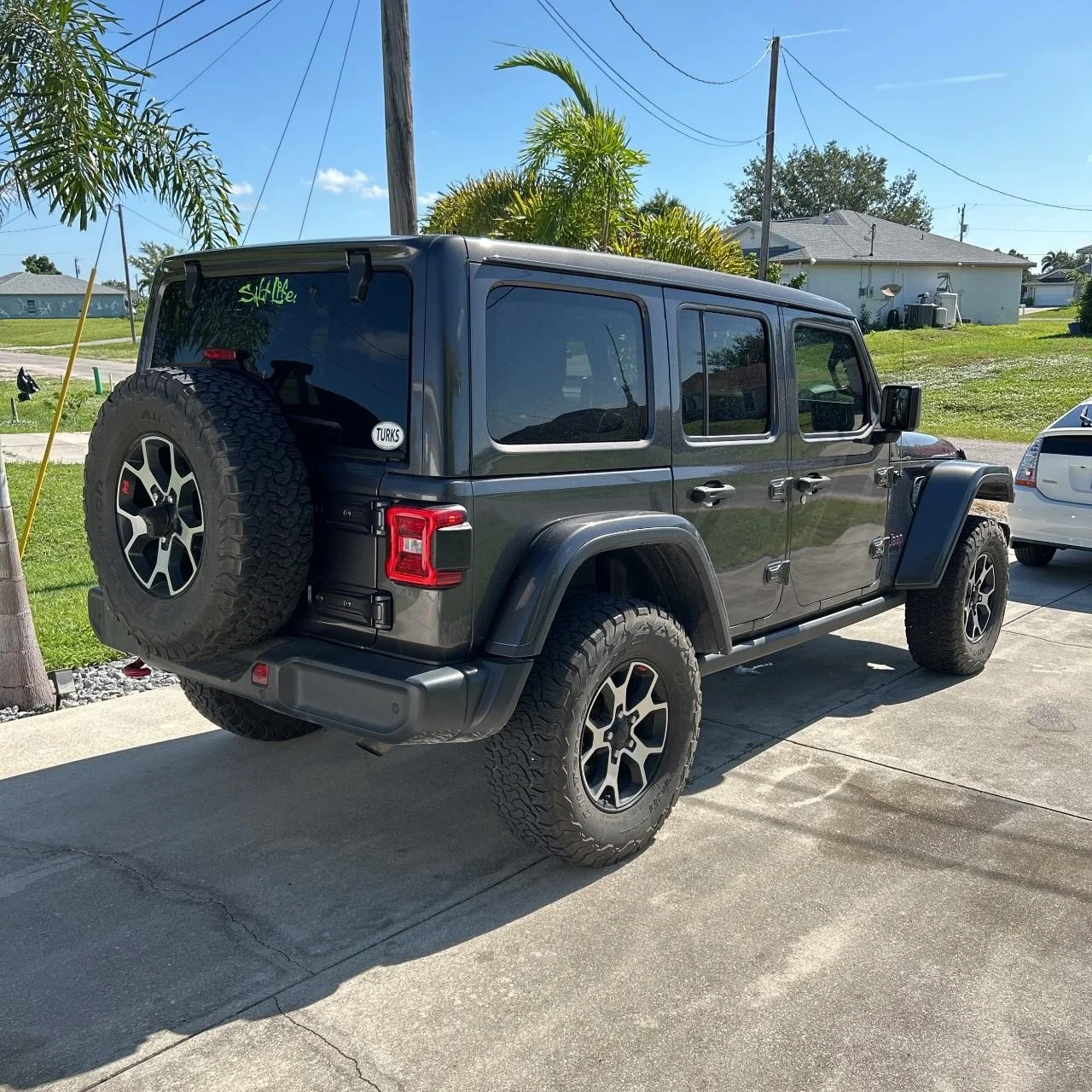 Used 2020 GRAY Jeep Rubicon image 5