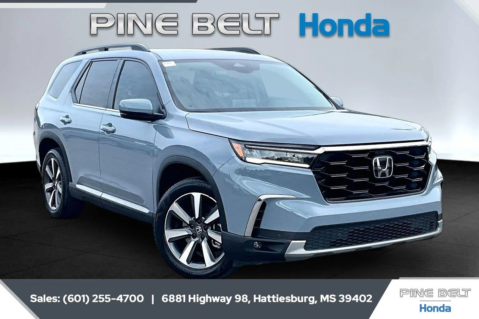 Used 2024 Sonic Gray Pearl Honda Touring image 1