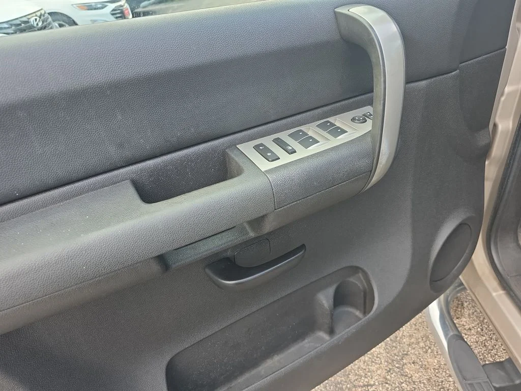 Used 2007 Silver Birch Metallic Chevrolet LT image 20