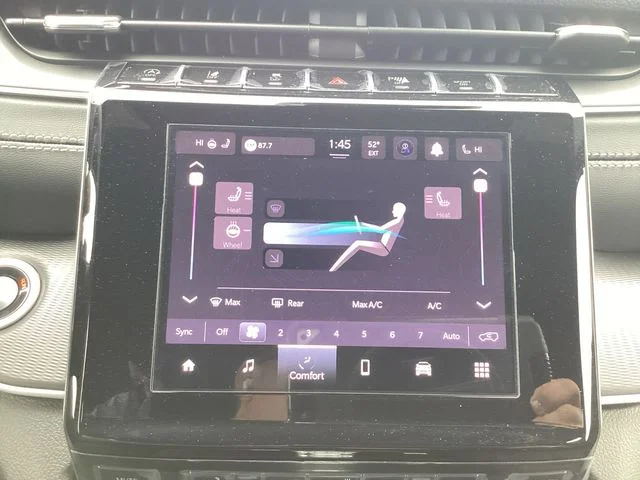 New 2025 Velvet Jeep ALTITUDE X 4X4 image 18