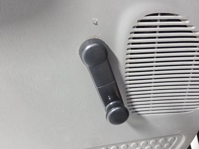 Used 2006 White Ford XL image 30