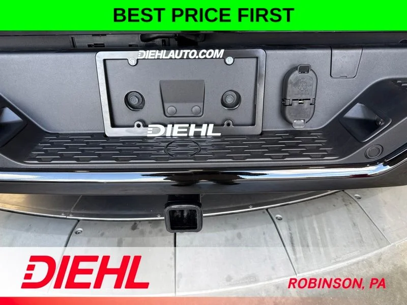 New 2026 Diamond Black Crystal Pearl-Coat Exterior Paint RAM Big Horn/Lone Star image 9