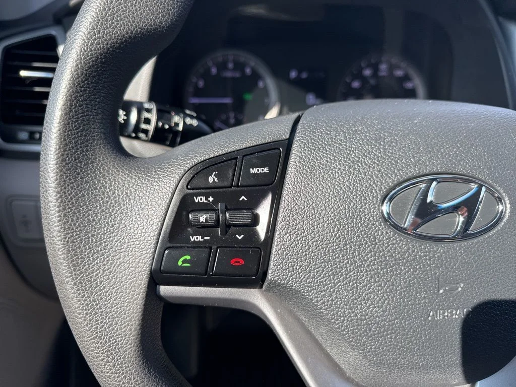 Used 2017 White Hyundai SE image 14