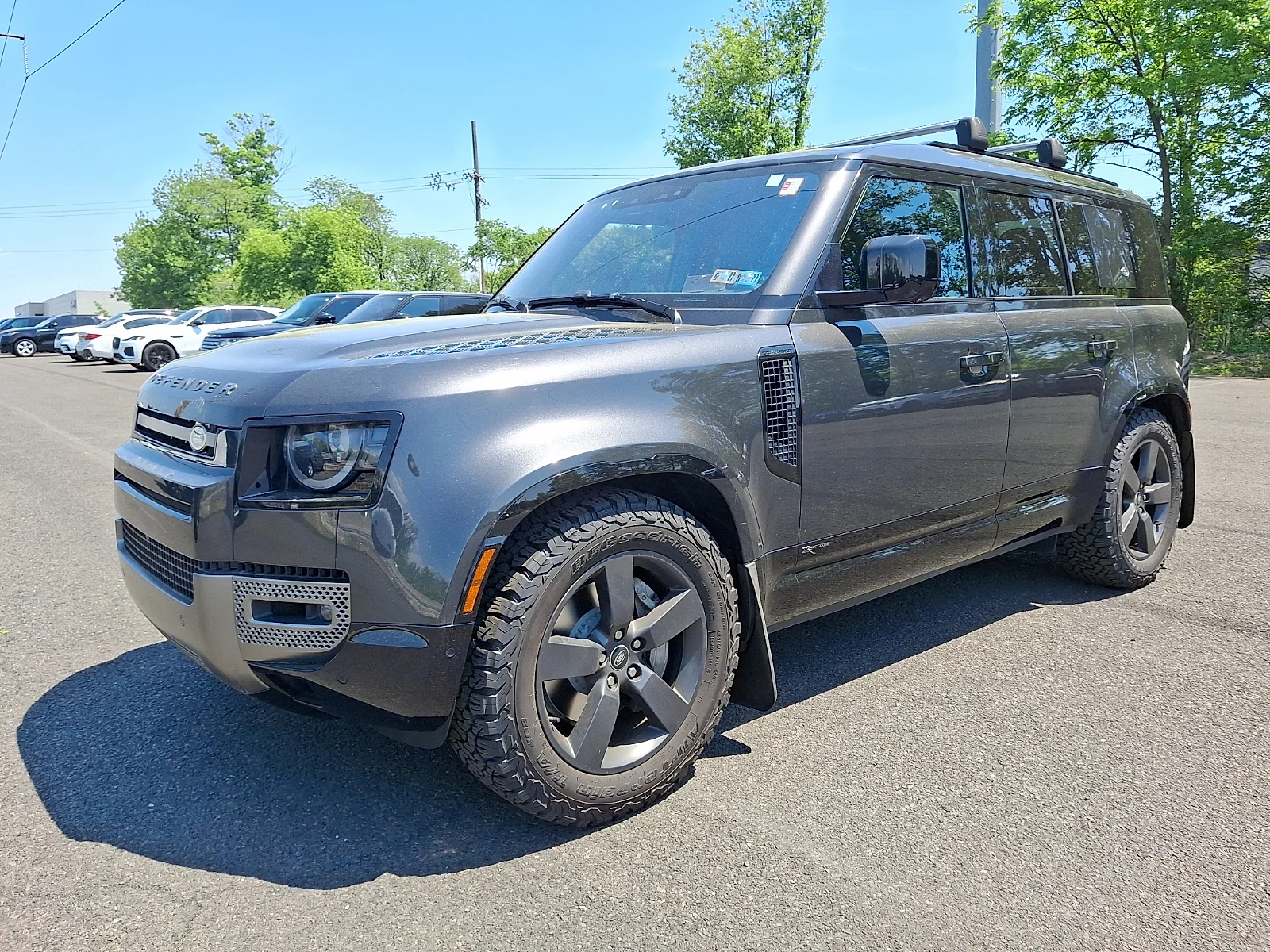 2021 Land Rover Defender X-Dynamic SE's photo