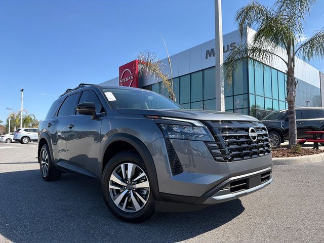 2026 Nissan Pathfinder SL