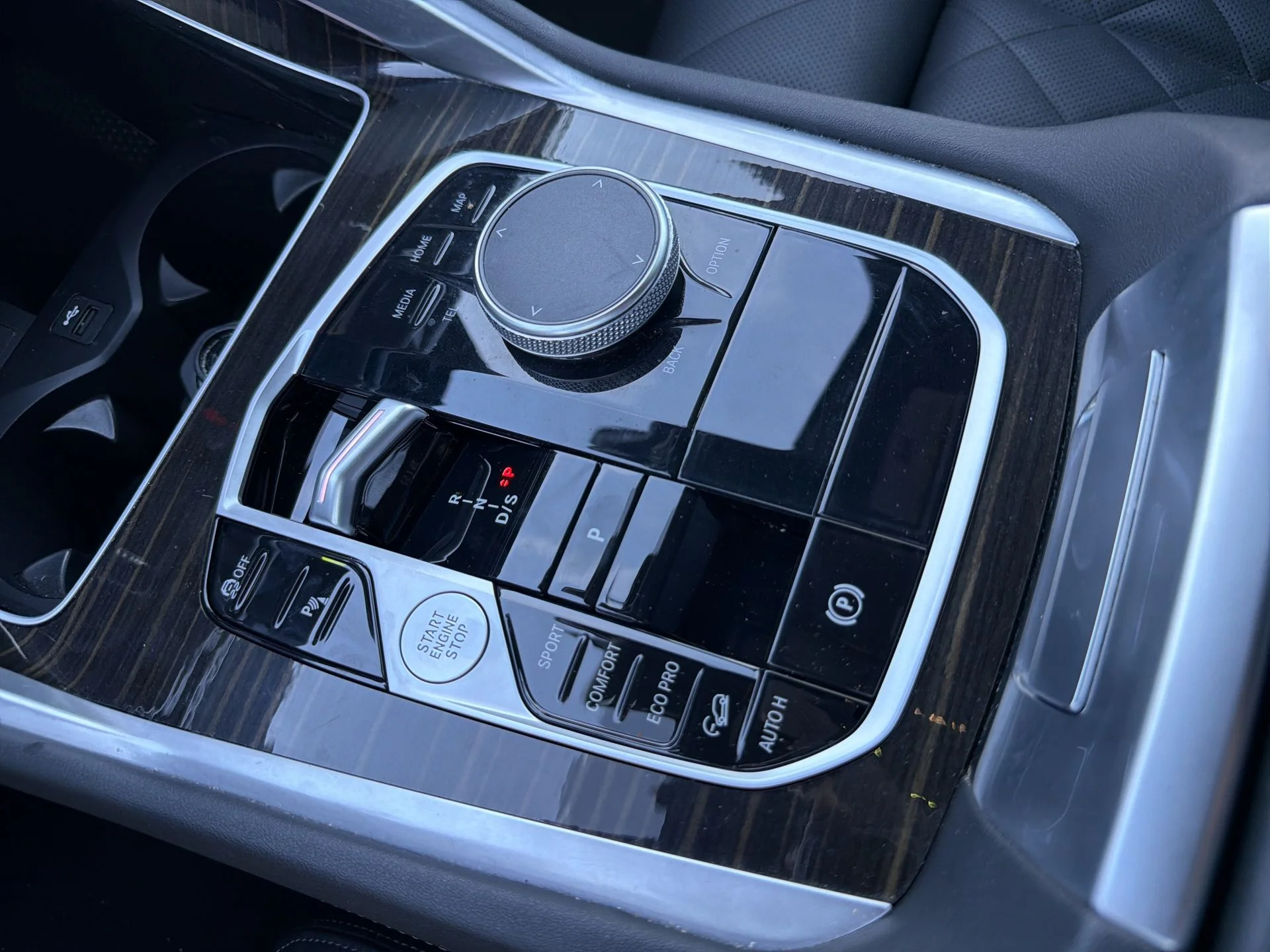 Used 2025 Skyscraper Grey Metallic BMW xDrive40i image 35