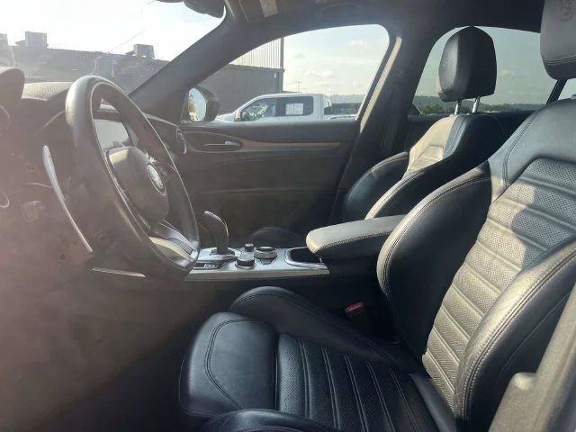 Used 2021 White Alfa Romeo Ti Sport image 19