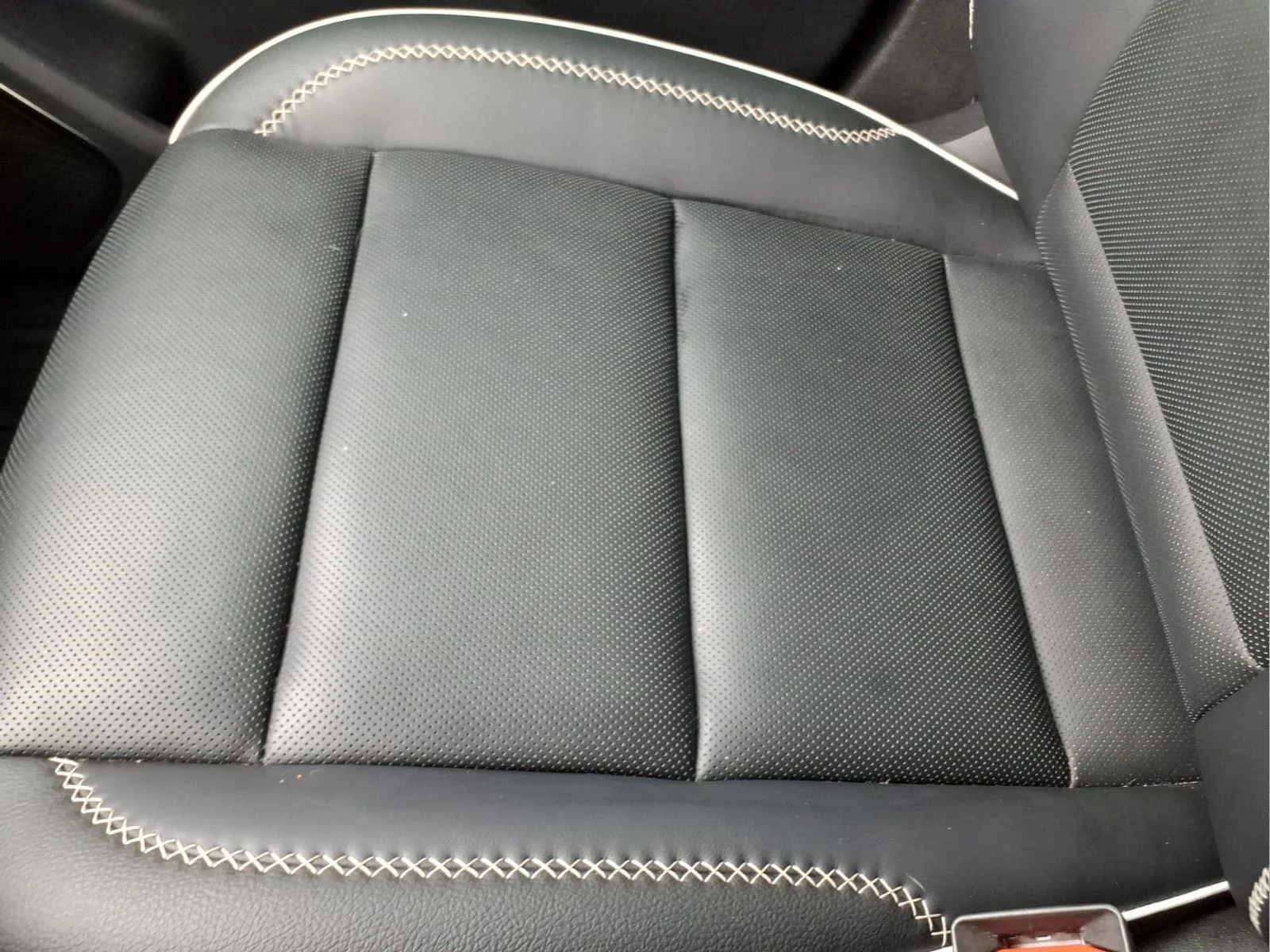 Used 2025 White Frost Tricoat GMC Denali image 26
