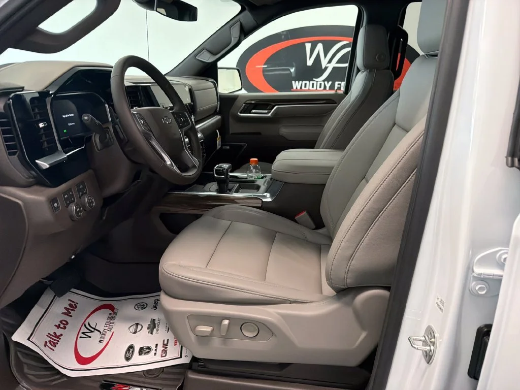 New 2026 Summit White Chevrolet RST image 11