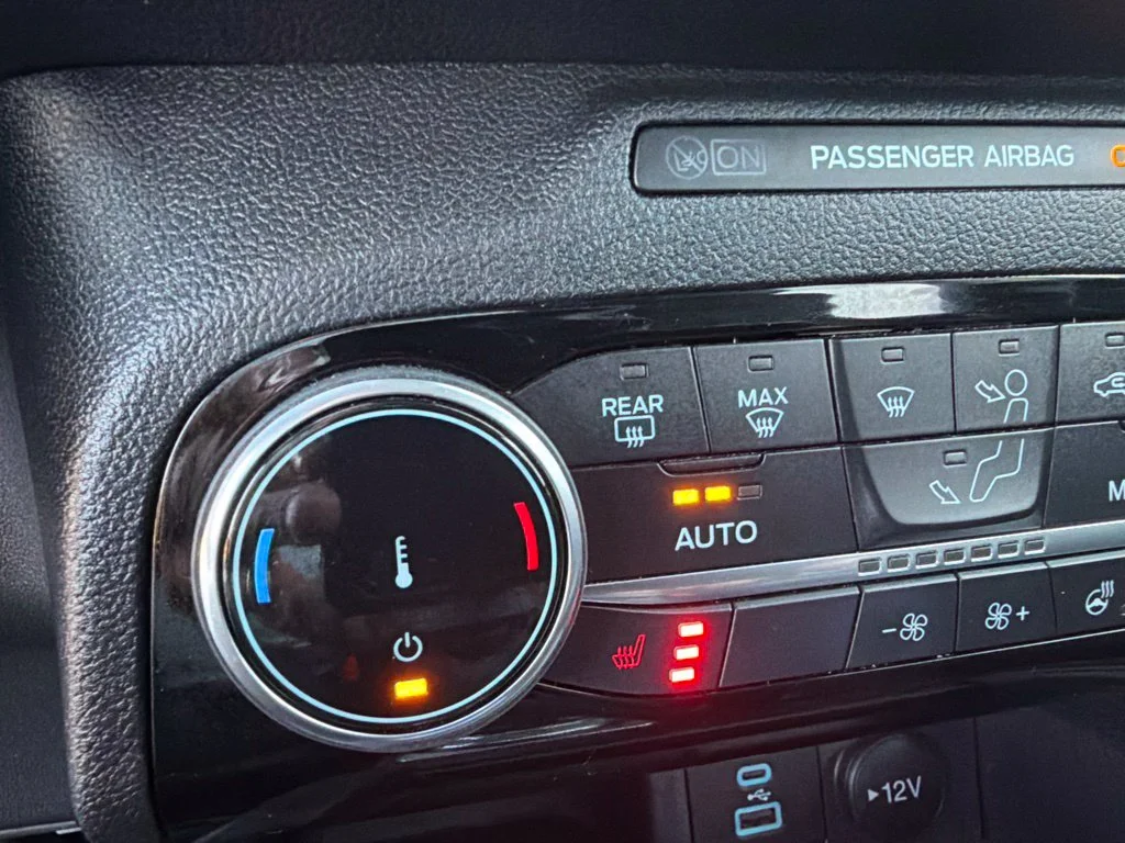 Used 2022 Blue Metallic Ford SEL image 17
