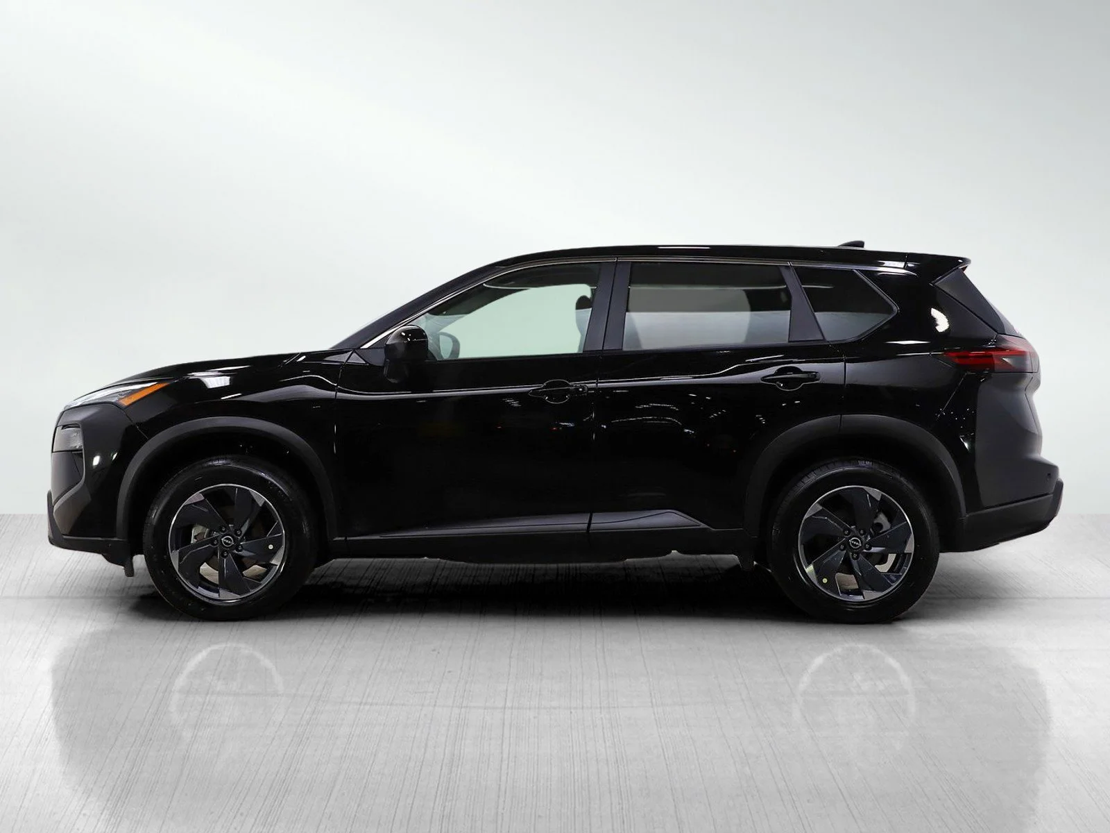 Used 2025 Nissan Rogue SV with VIN 5N1BT3BB0SC805235 for sale in Minneapolis, Minnesota