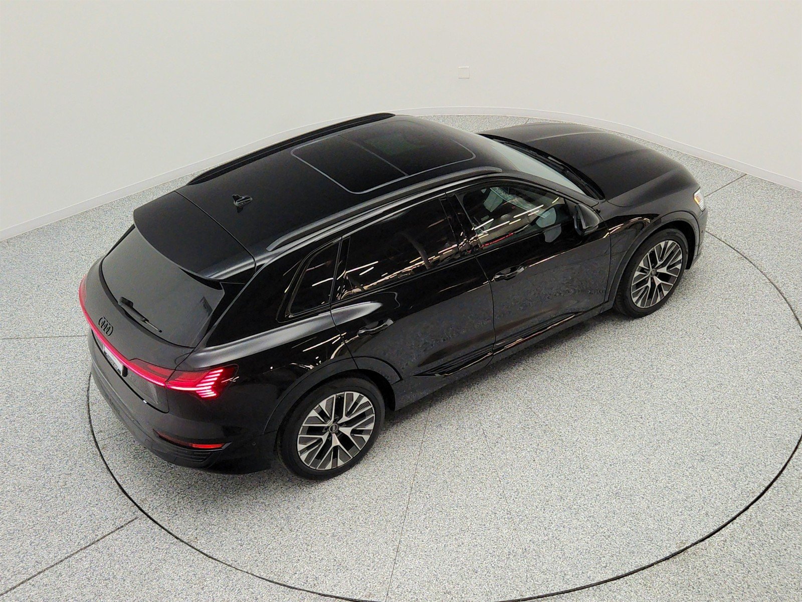 Used 2024 Mythos Black Metallic Audi Premium Plus quattro image 26