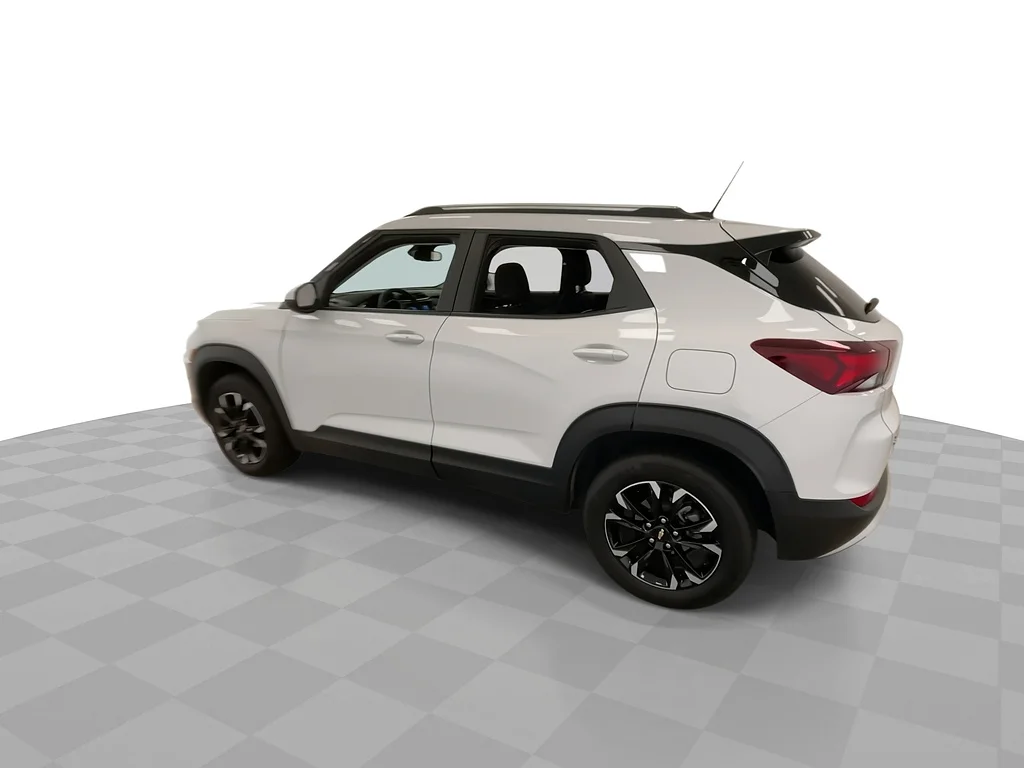 Used 2023 Summit White Chevrolet LT image 7