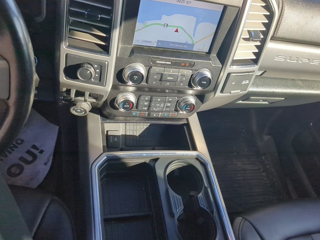 Used 2020 White Ford Platinum image 17