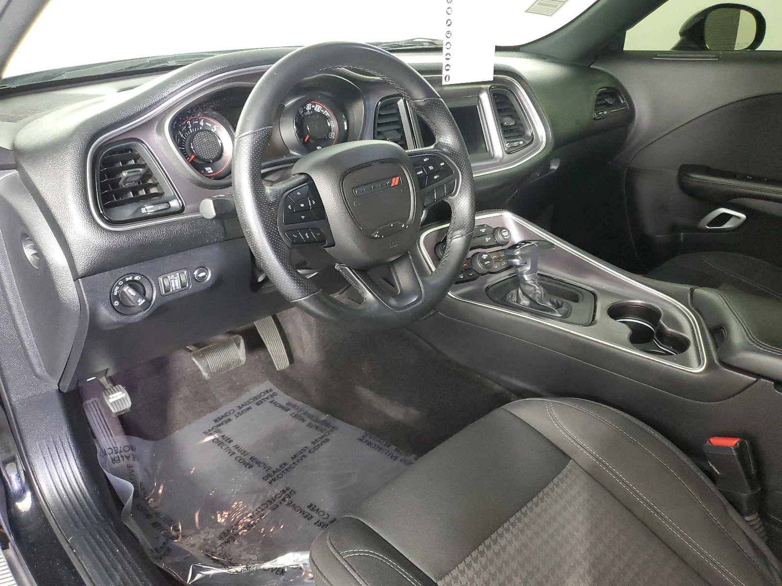 Used 2018 Pitch Black Clearcoat Dodge SXT image 22
