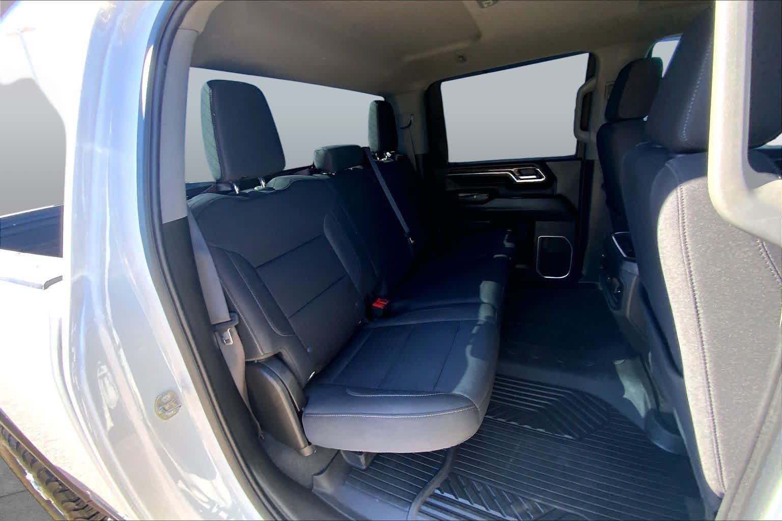Used 2024 Summit White Chevrolet LT image 20