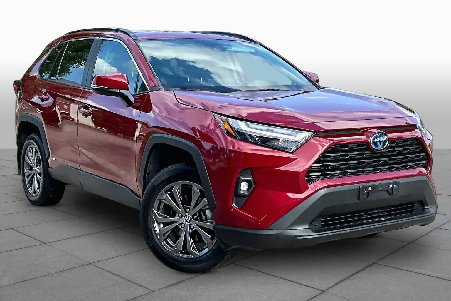 Used 2024 Ruby Flare Pearl Toyota Hybrid XLE Premium image 3