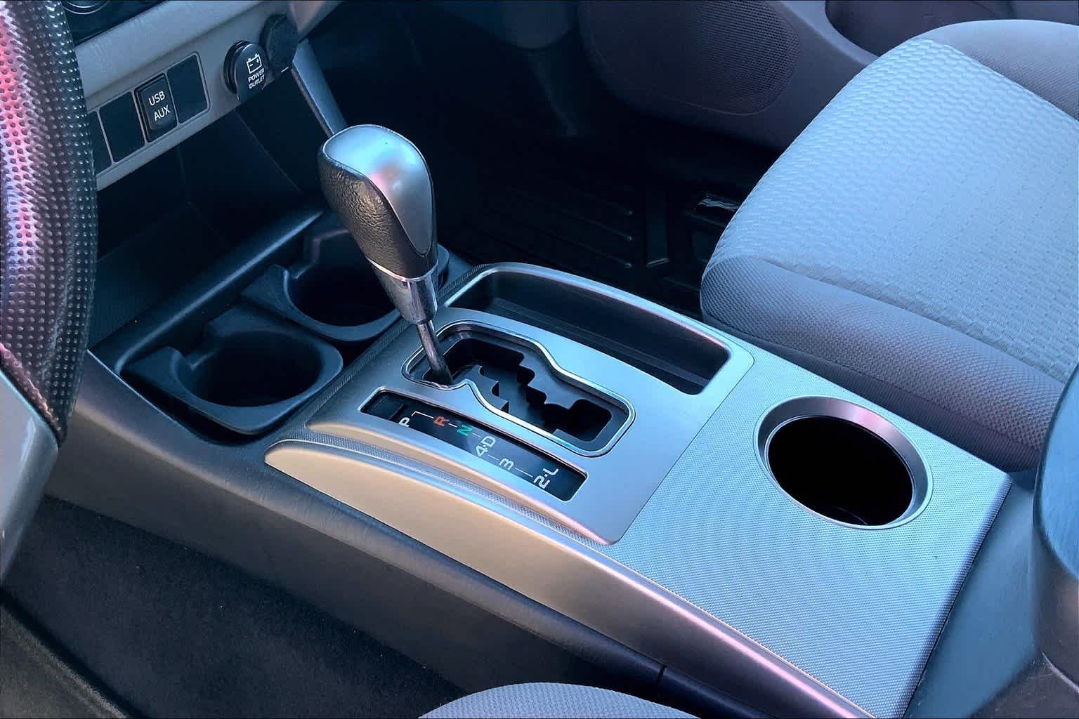 Used 2013 Super White Toyota  image 16