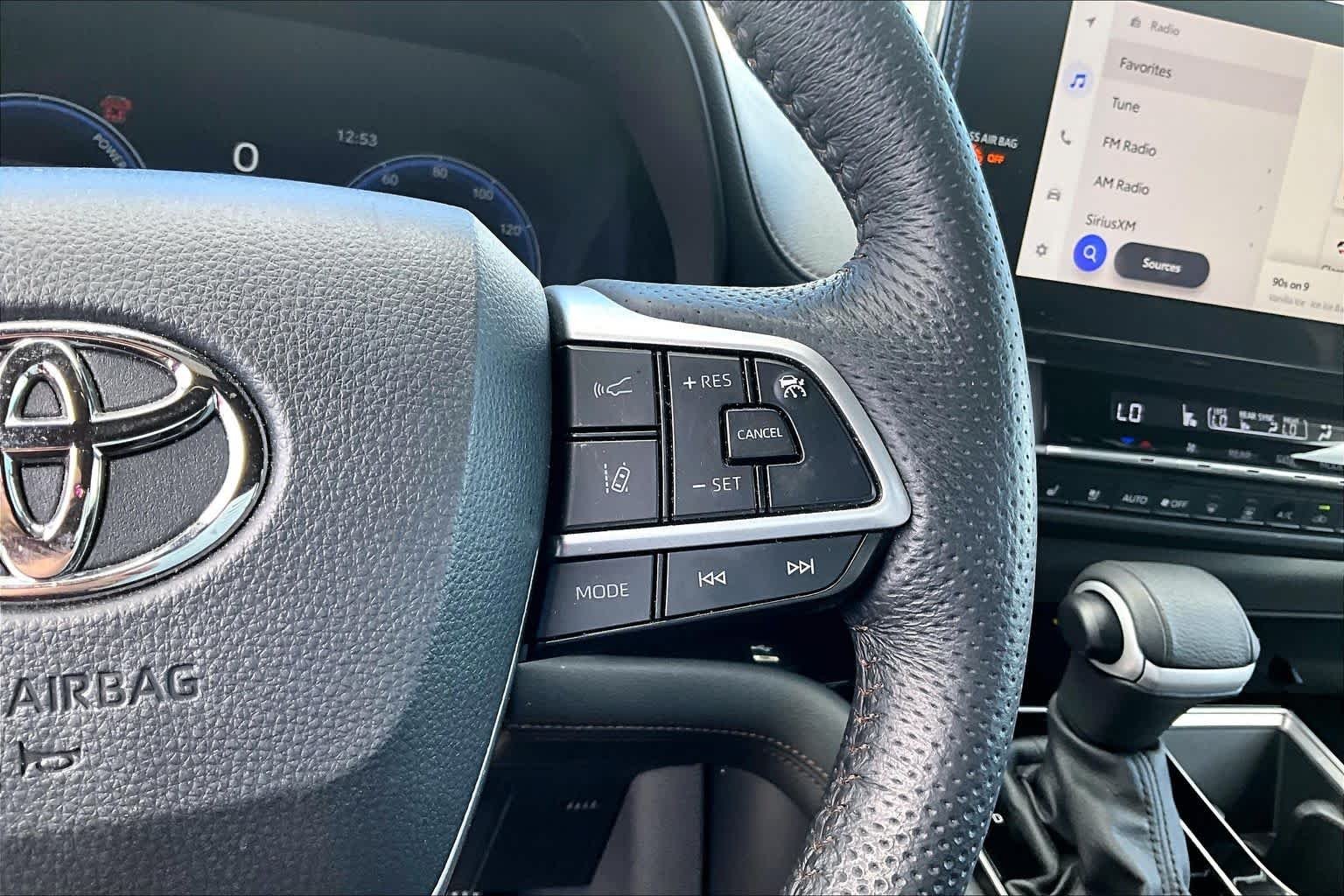 Used 2025 Wind Chill Pearl Toyota Platinum image 22