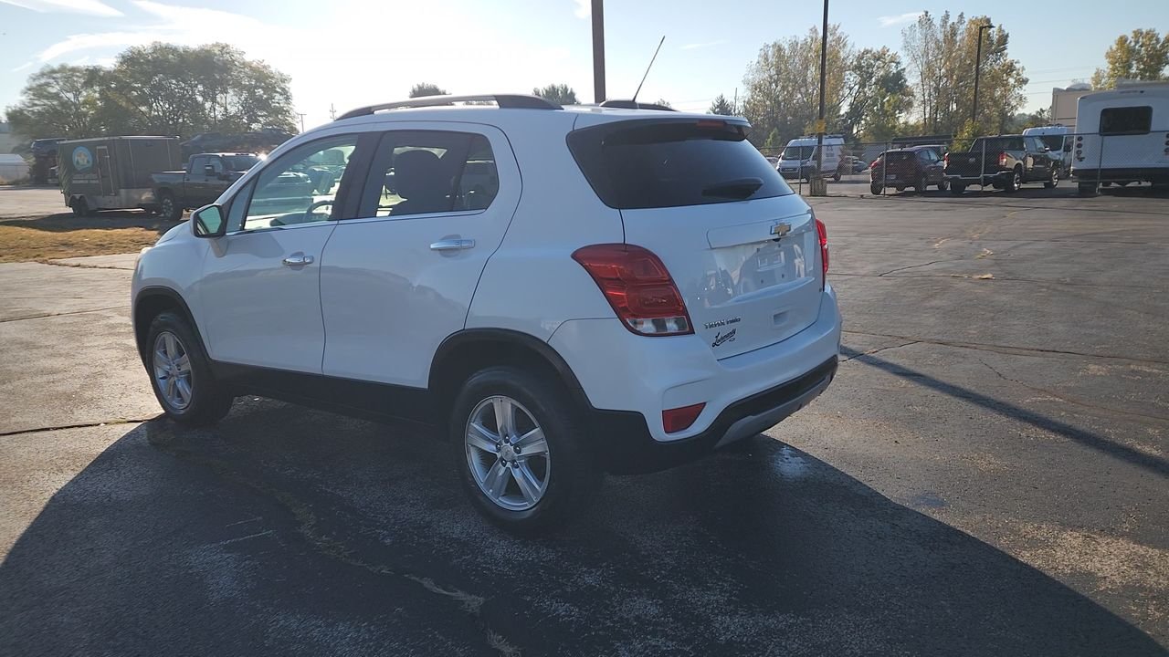 Used 2018 SUMMIT WHITE Chevrolet LT image 6
