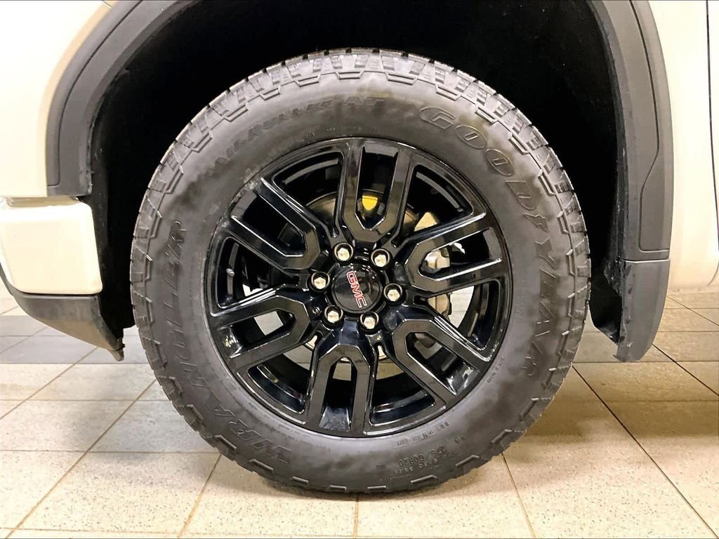 Used 2023 White GMC Elevation image 7