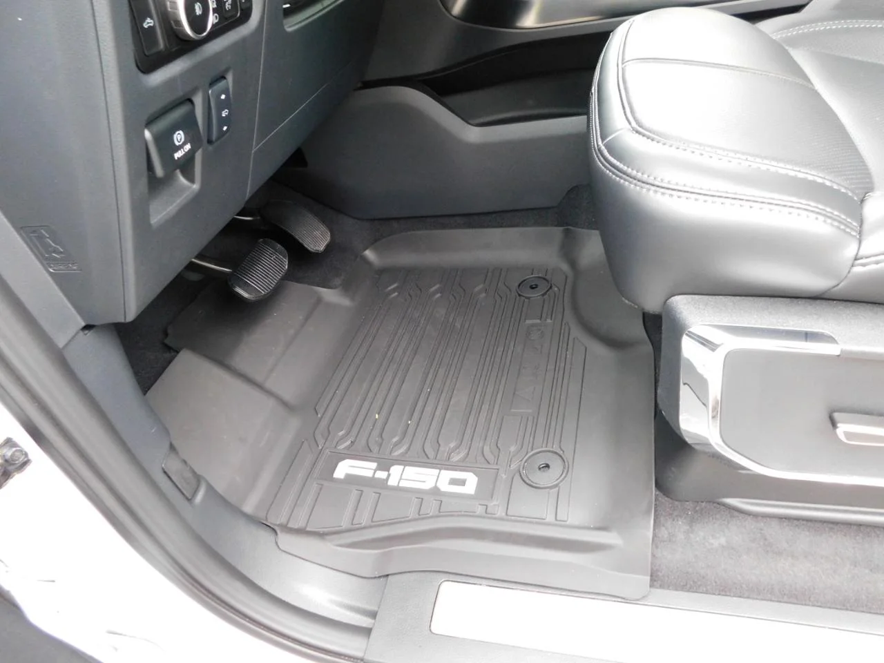 New 2026 Star White Metallic Tri-Coat Ford Platinum® image 32