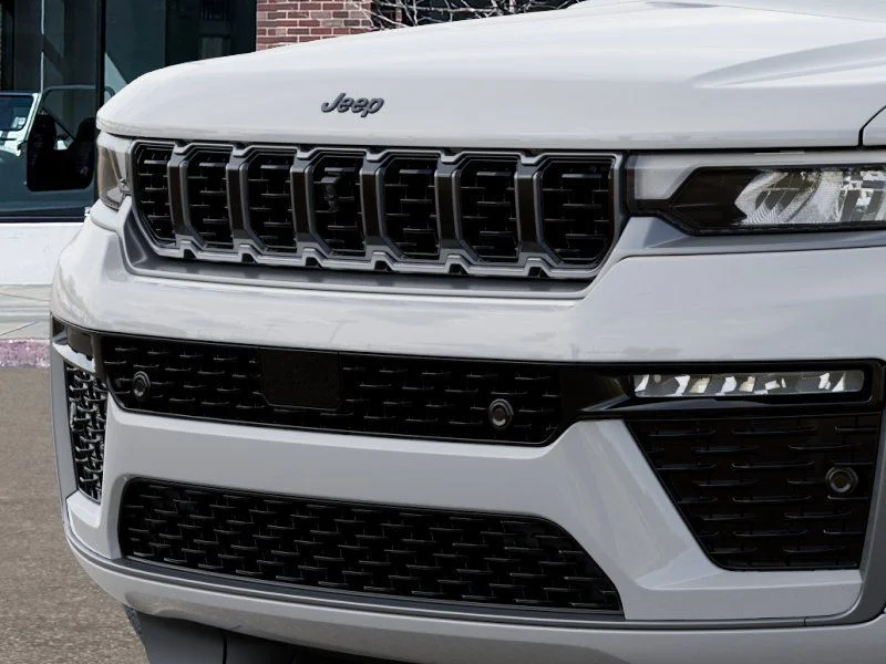 New 2026 Bright White Clear-Coat Exterior Paint Jeep Summit image 11