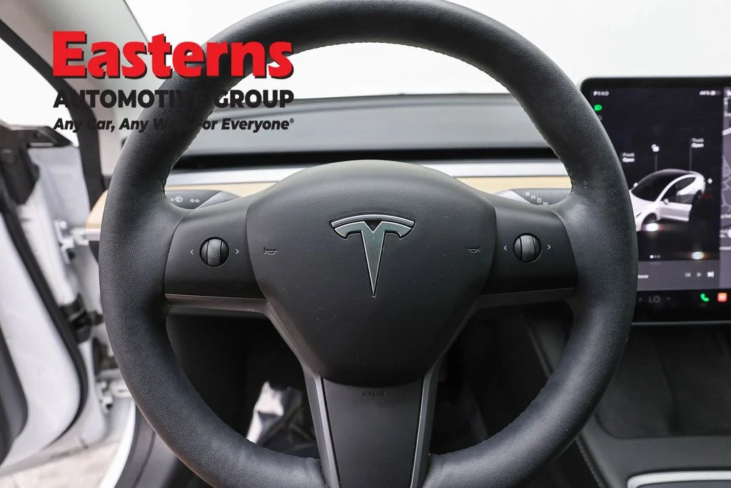 Used 2023 White Tesla Base image 10
