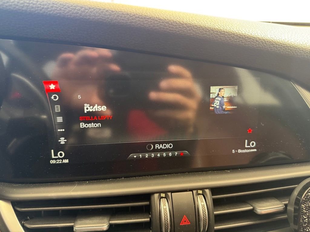 Used 2019 White Alfa Romeo Ti Sport image 22