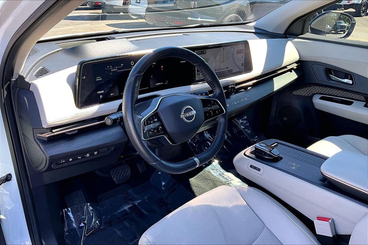 Used 2024 Everest White Pearl Tricoat Nissan ENGAGE image 18
