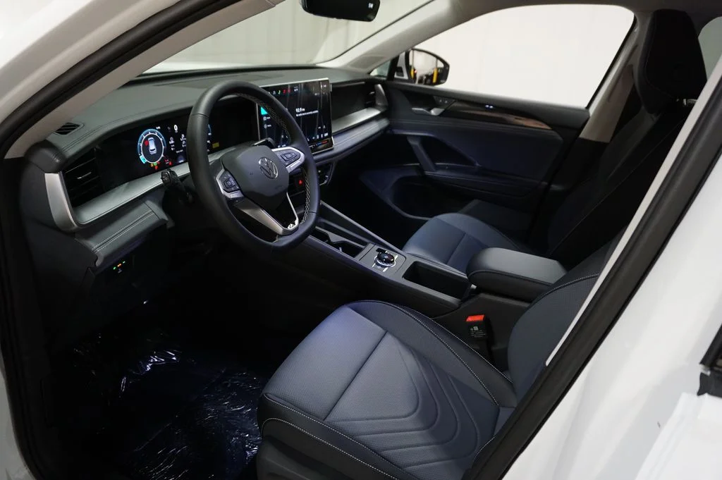 New 2026 Pure White Volkswagen 2.0T SE image 9