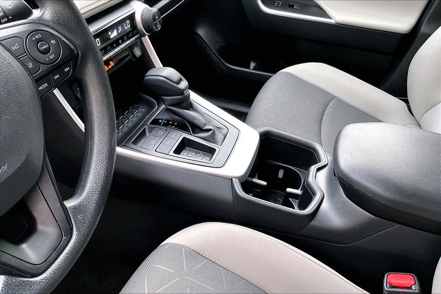 Used 2025 Silver Sky Metallic Toyota XLE image 17