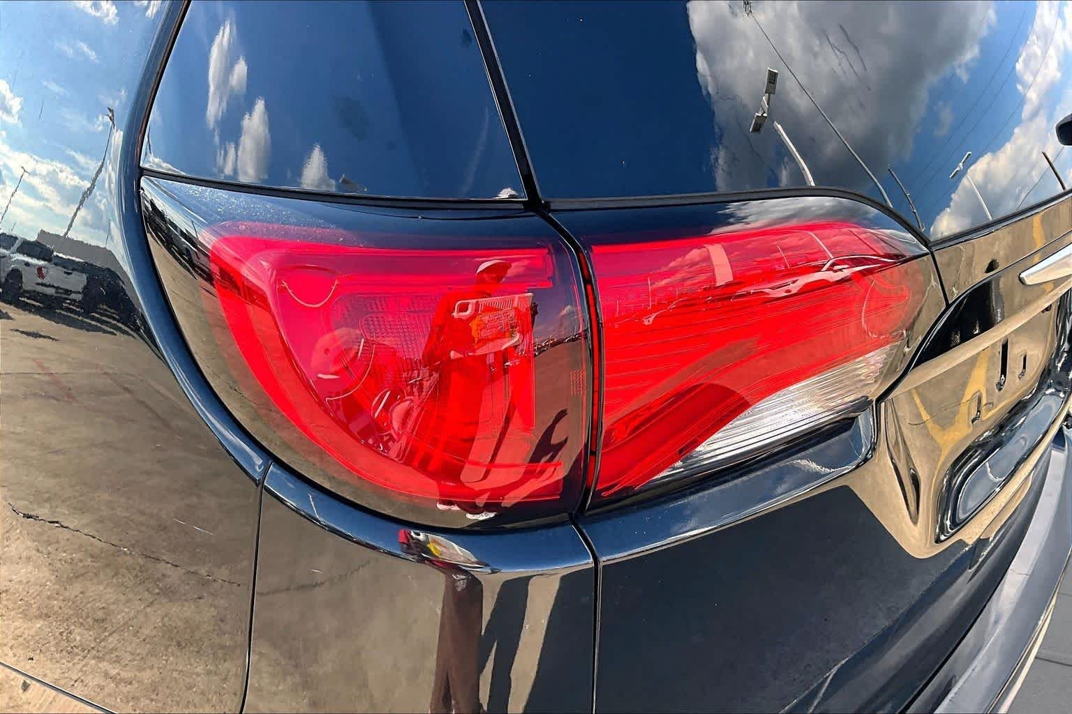 Used 2018 Brilliant Black Crystal Pearlcoat Chrysler Hybrid Touring Plus image 29