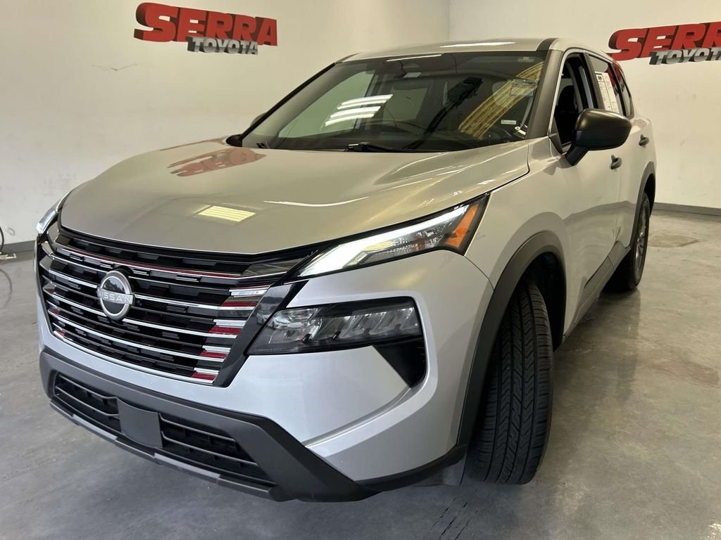 Used 2024 Silver Nissan S image 7