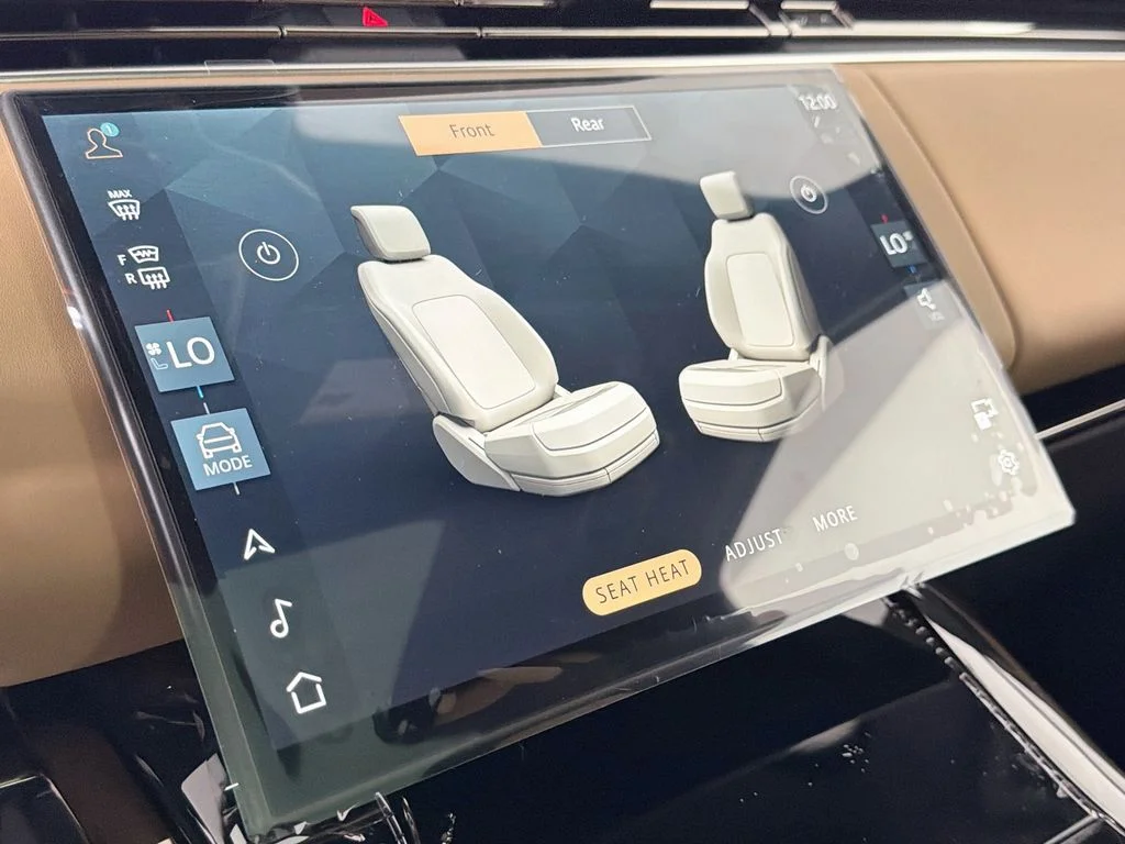 New 2026 Fuji White Land Rover Dynamic SE image 21