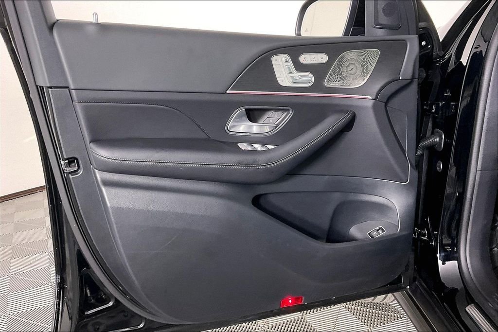 Used 2026 Black Mercedes-Benz GLS 450 image 15