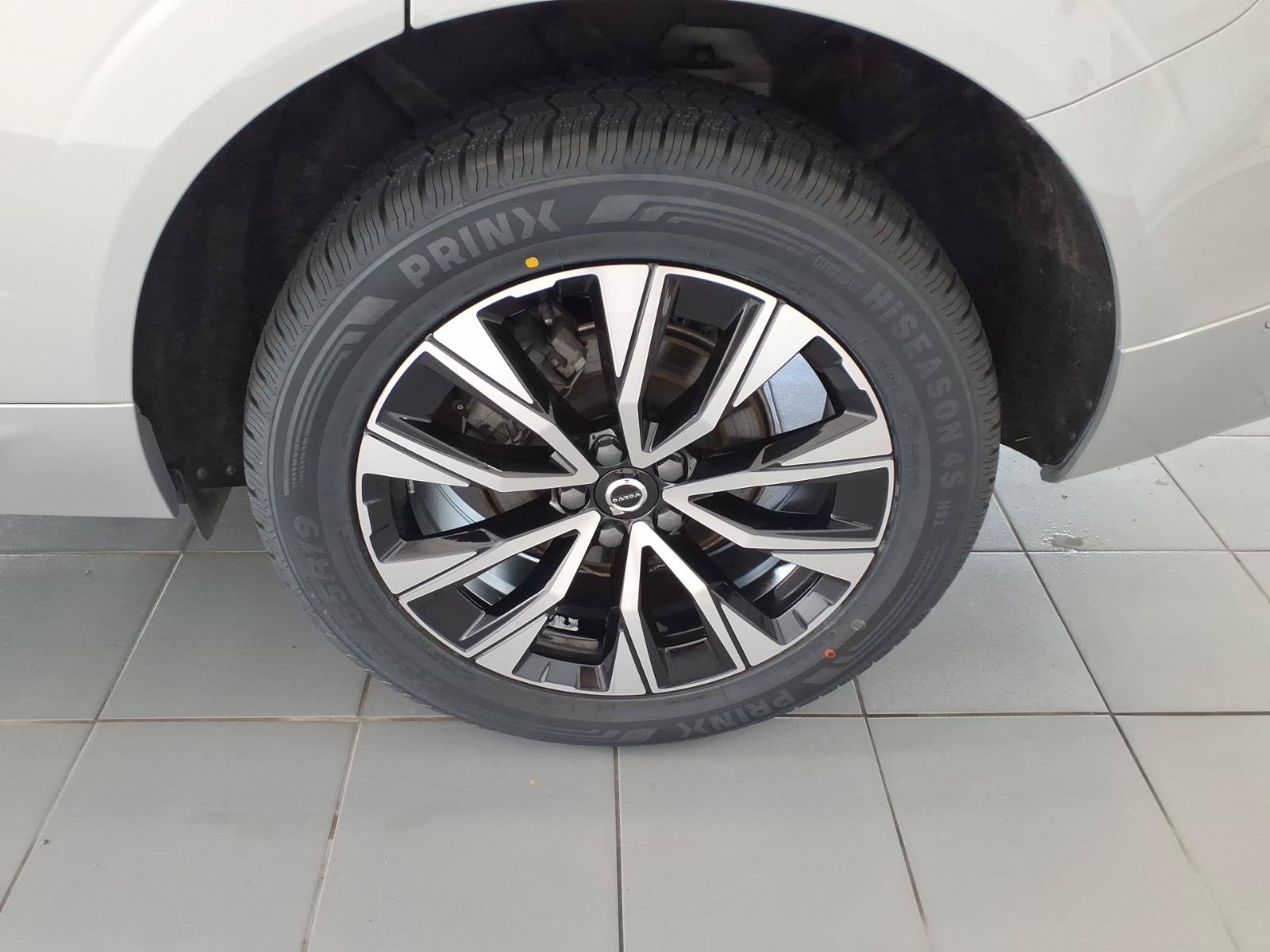 Used 2024 Silver Dawn Metallic Volvo Plus Dark Theme image 16