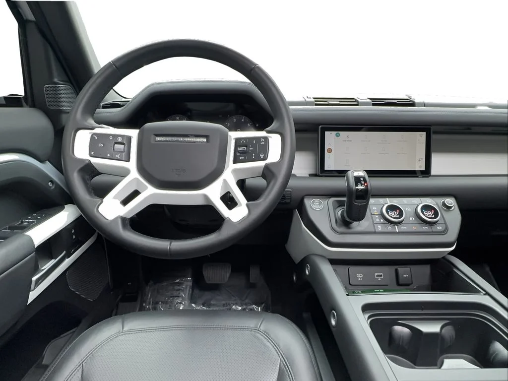 Used 2024 Silver Land Rover S image 38