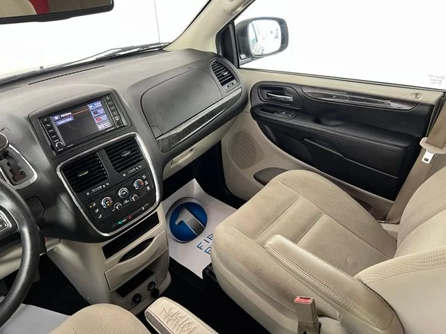 Used 2019 Silver Dodge SE image 26