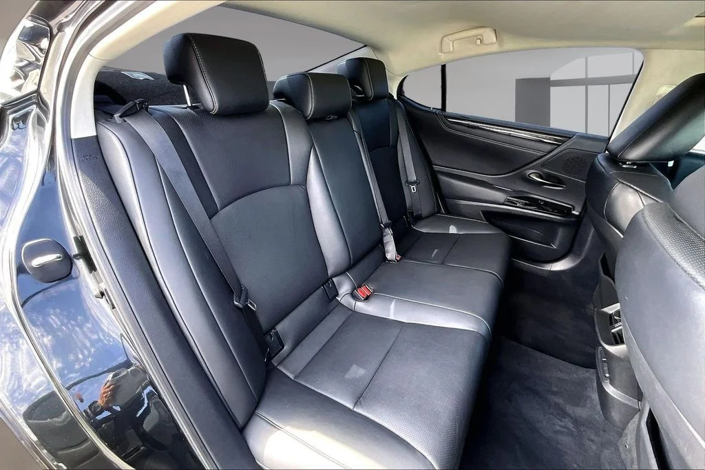 Used 2024 Black Lexus 350 image 23